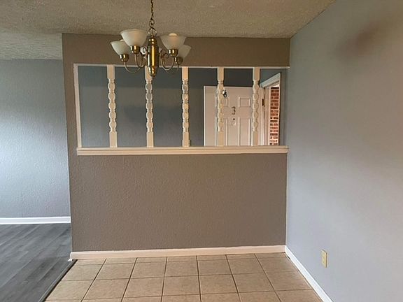 4th image of 365 Elmwood Dr APT 3
