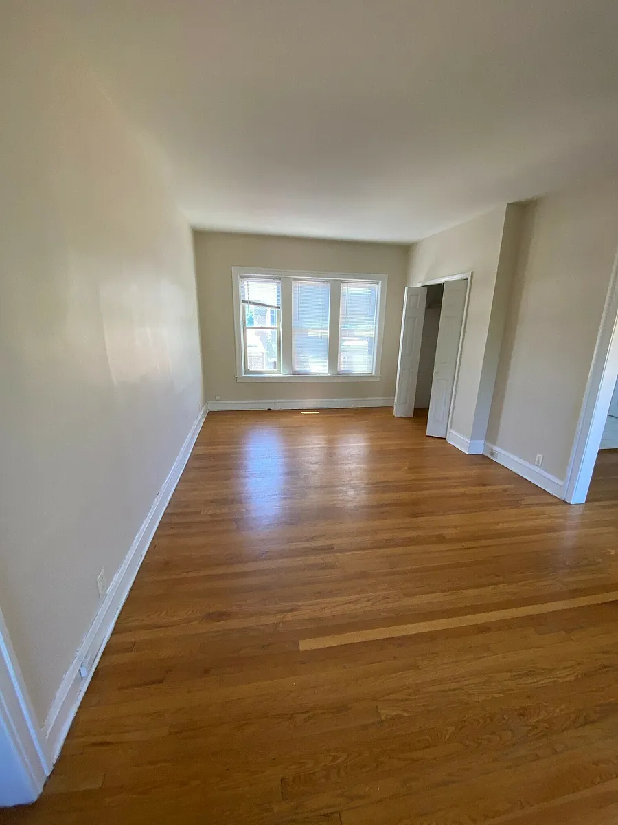 Building Photo - 830 Reba Pl #2S