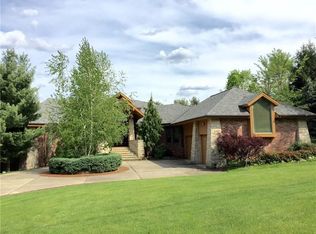 2363 Golfview Dr, Pittsburgh, PA