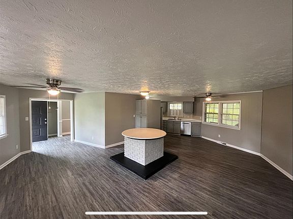 5th image of 253 Saint Margaret Dr