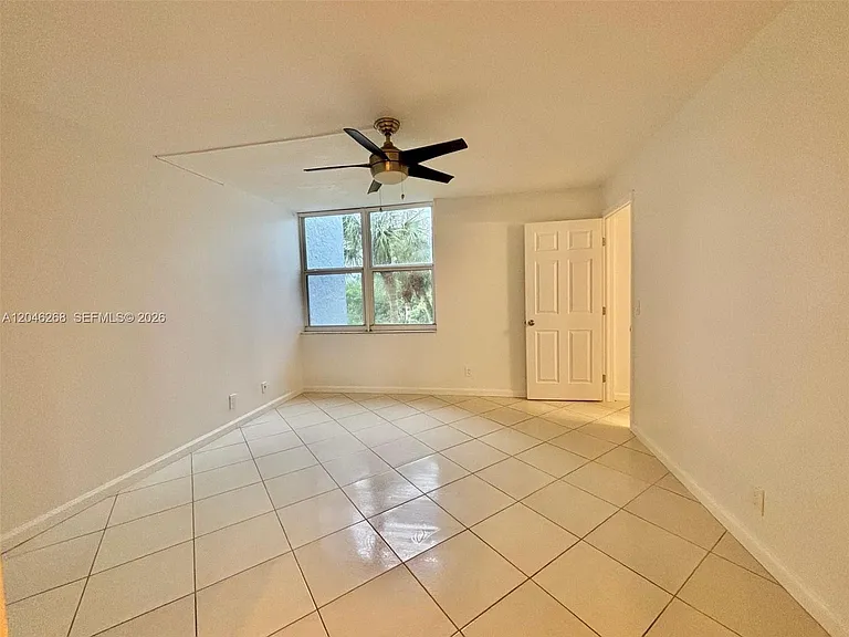 9411 Evergreen Pl #303 — Photo 14