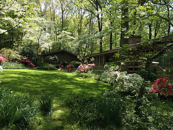 5th image of 182 Tam Glade