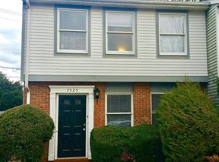 7525 Holly Grove Ct, Charlotte, NC 28227
