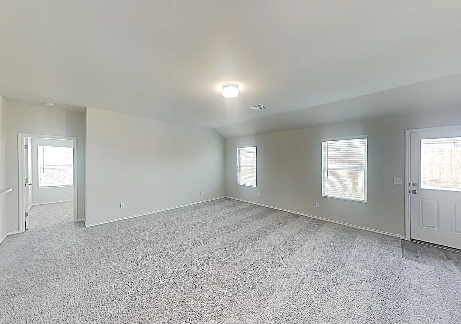 3 Bedroom 2 Bath Home in Mustang Schools — Photo 4