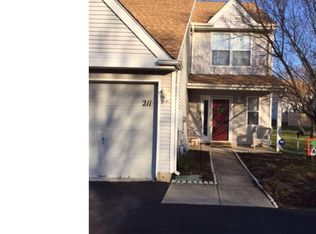 211 Birch Hollow Dr, Bordentown, NJ 08505