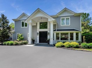 10 Westwood Dr, Huntington, NY 11743