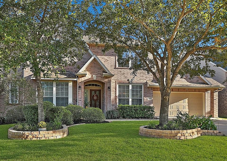 Welcome to the Bluff section of Gleannloch Farms, zoned to Hassler, Doerre and Klein Cain schools!