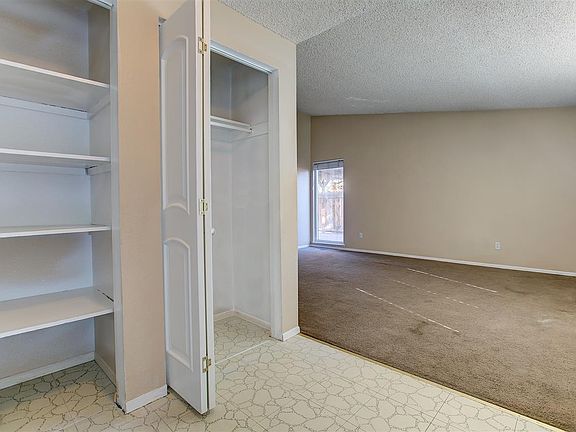 4th image of 846 Glen Molly Dr