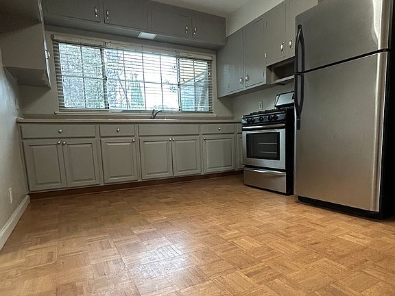 3rd image of 1333 Jefferson St APT D