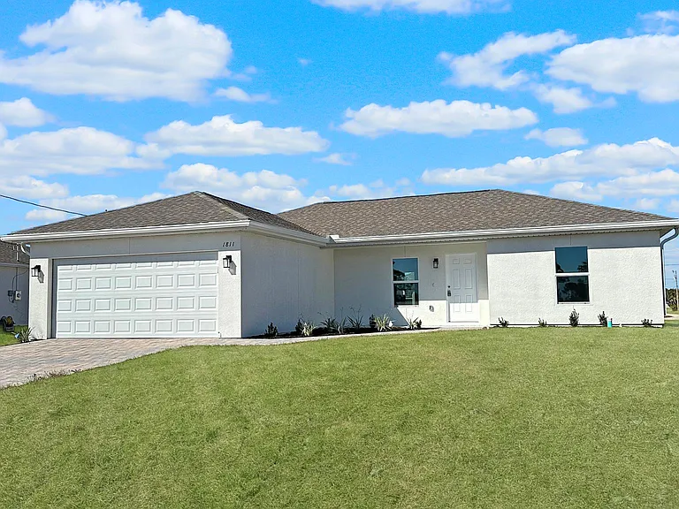 4528 NW 34th Pl — Photo 15