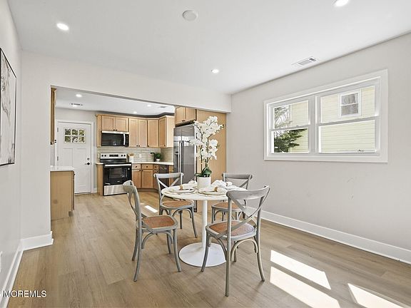 4th image of 18 E 3rd Street