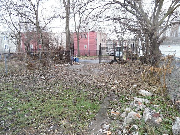 3rd image of 5027 W Huron St
