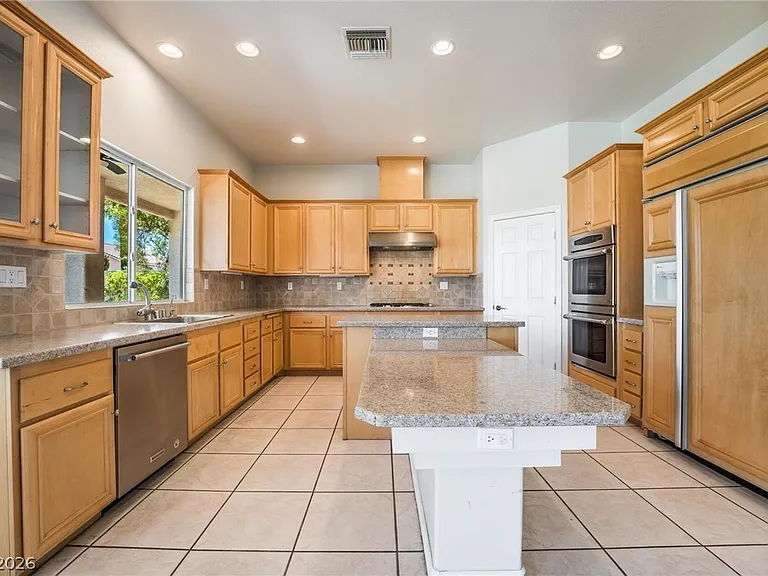 9675 Irvine Bay Ct — Photo 12