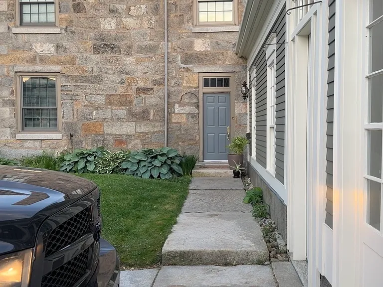 10 Auburn St #R — Photo 6