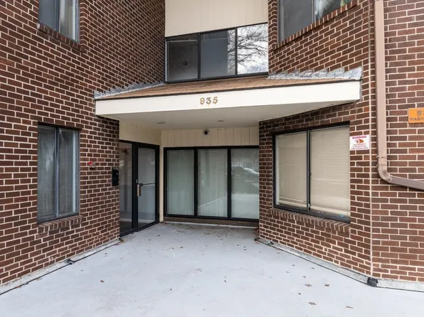 935 Washington St APT 4, Newton, MA 02460