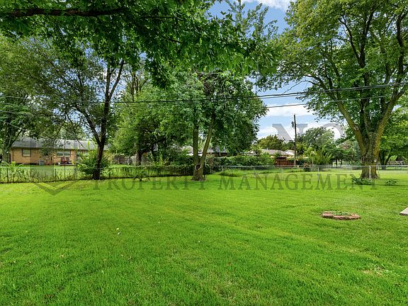 4th image of 211 E Meadowlark Blvd