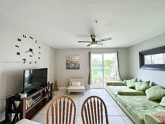 2819 SE 1st Dr #5 — Photo 3