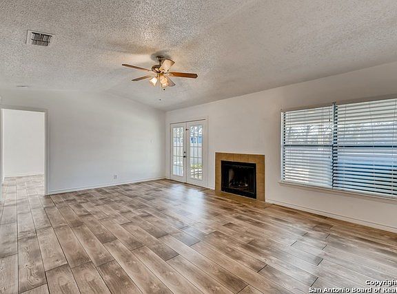 4th image of 743 Saddlebrook Dr