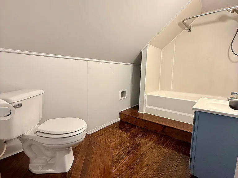 119 E Church St — Photo 23