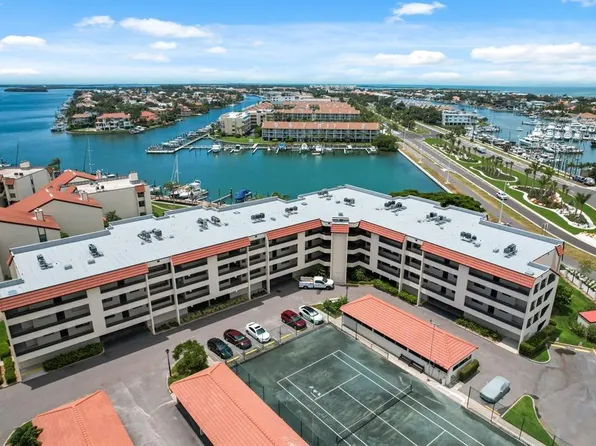 106 1st St E APT 311, Tierra Verde, FL 33715