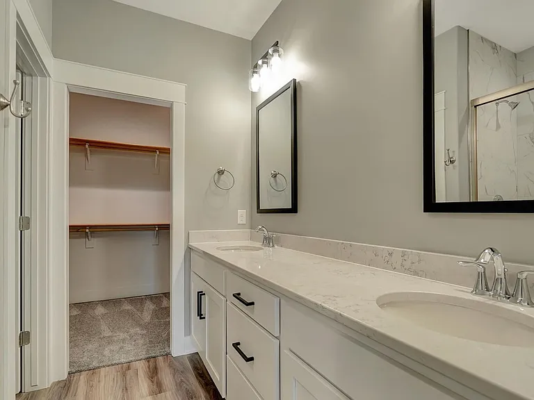 5041 State Hill Dr — Photo 11
