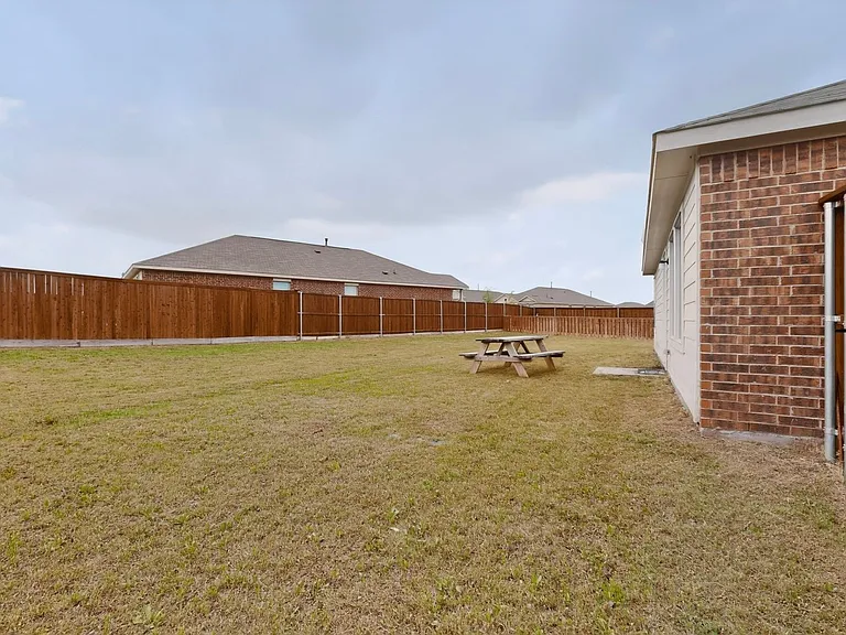 1430 Everett Gardens Way — Photo 38