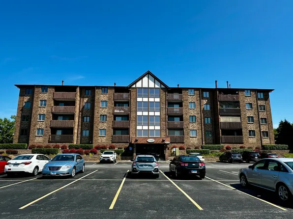 10420 Circle Dr APT 48B, Oak Lawn, IL 60453