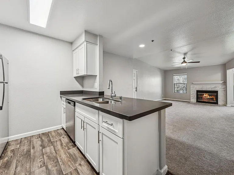 Sterling Heights Apartment Homes — Photo 10