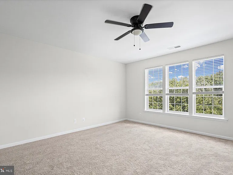 1670 Mohegan Dr #B — Photo 18
