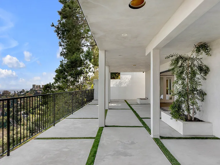 2021 Davies Way — Photo 8