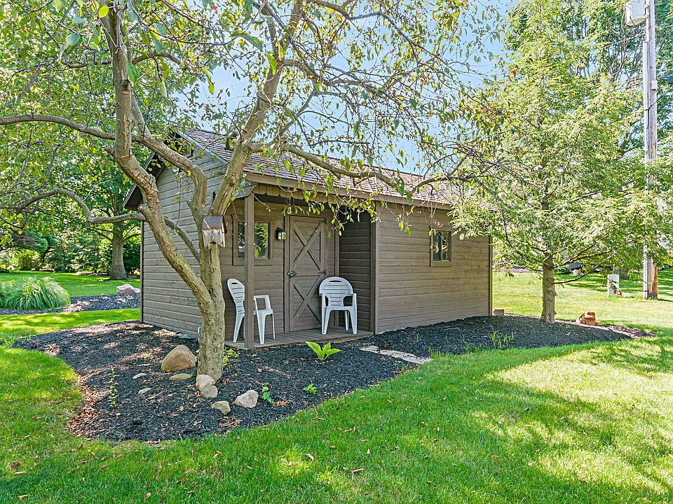 1st image of 906 Bentwood Cir