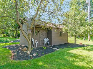 906 Bentwood Cir, Louisville, OH 44641
