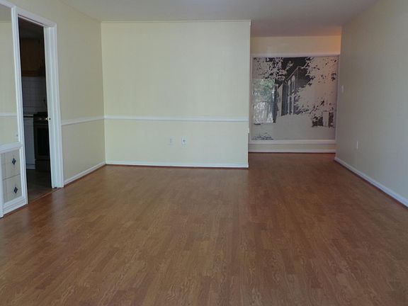 4th image of 1 Canterbury Sq APT 202