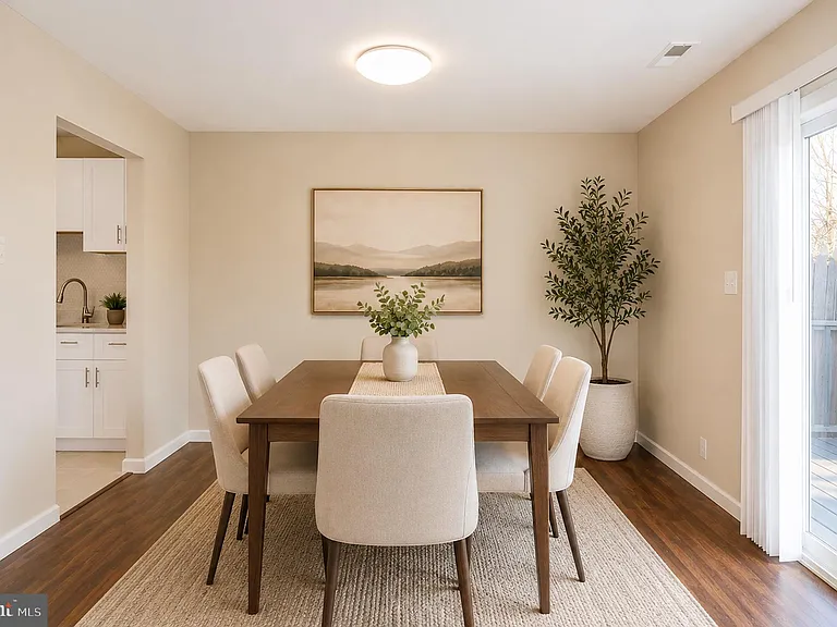 2704 Elberta Ln — Photo 6