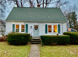 617 S Cochran Ave, Charlotte, MI