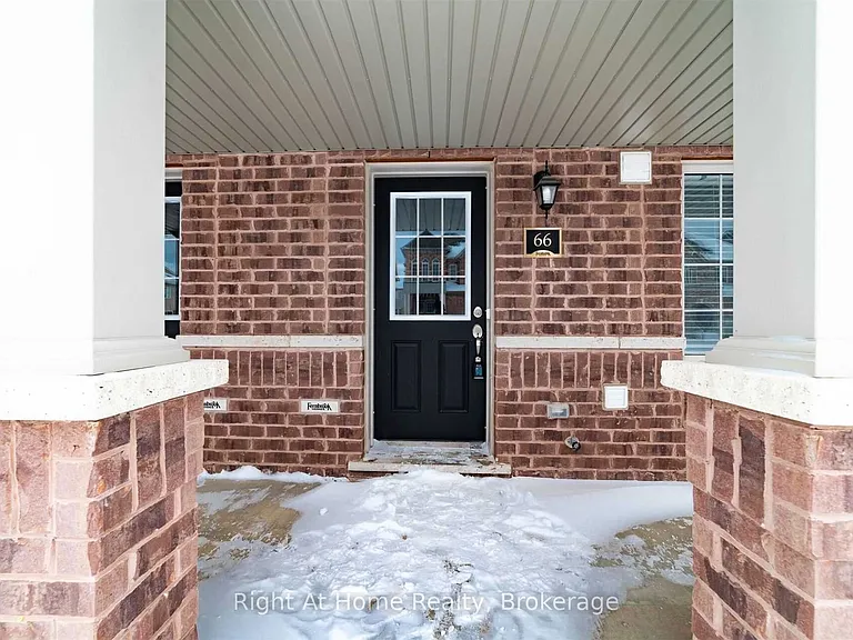 66 Knotty Pine Ave — Photo 2