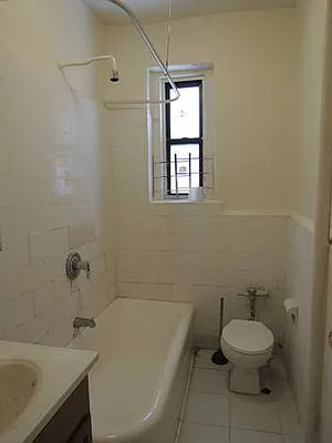 Rented by Lang Realty LLC | media 11