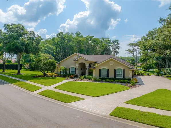 3933 Presidential Dr, Palm Harbor, FL 34685