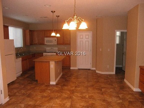 4th image of 7233 Beachwood Crest St