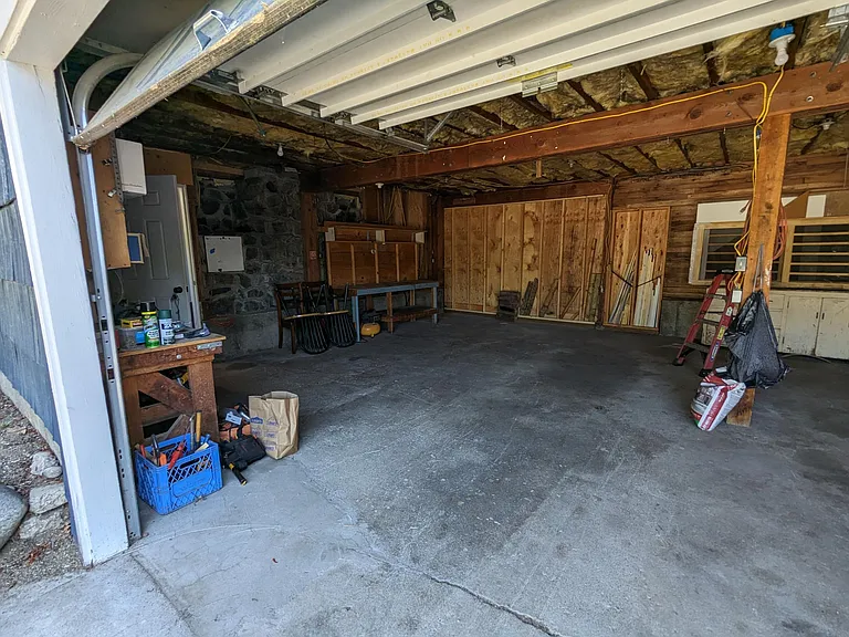 244 Castle Ave #B — Photo 17