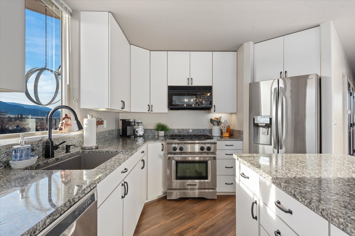 next background image