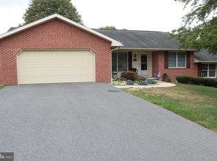 11948 N Woodlea Dr, Waynesboro, PA 17268