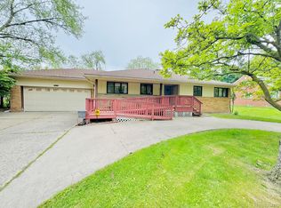 24230 Berg Rd, Southfield, MI 48033