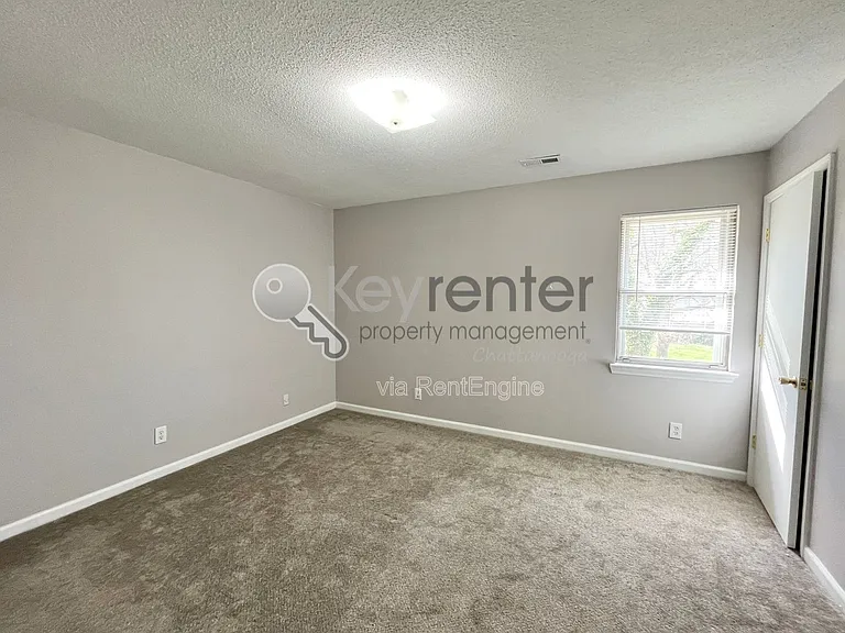 801 Ely Rd — Photo 9