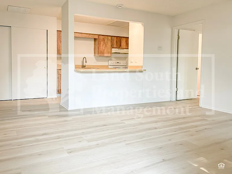 814 Osceola St #11-1-12 — Photo 3