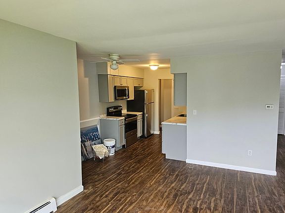 4th image of 409 Main St APT 7