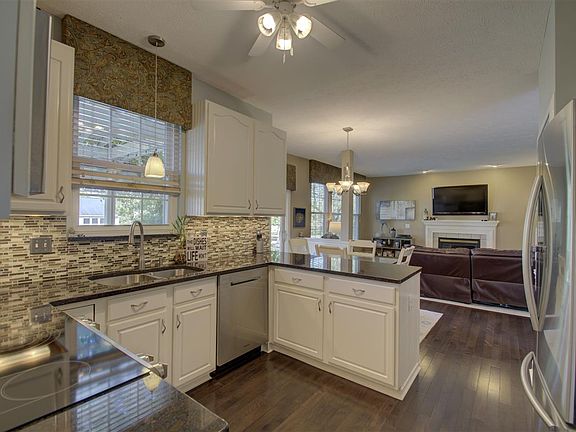 3rd image of 1210 Napa Ridge Ct