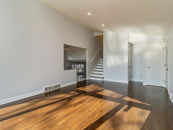 5th image of 14842 Evans Ave