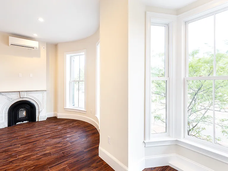1902 Washington St #2 — Photo 14
