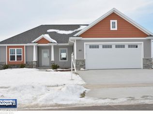 515 Pebblestone Cir, Hobart, WI 54155